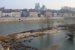 Vue sur les quais de Loire à Orléans | DIRECTION REGIONALE DE L'ENVIRONNEMENT, DE L'AMENAGEMENT ET DU LOGEMENT CENTRE-VAL DE LOIRE