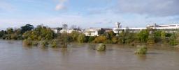 Crue de la Loire à Orléans en novembre 2008 | DIRECTION REGIONALE DE L'ENVIRONNEMENT, DE L'AMENAGEMENT ET DU LOGEMENT CENTRE-VAL DE LOIRE