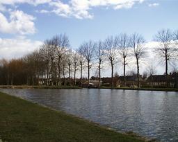 Canal de la Sauldre à Lamotte-Beuvron (Loir-et-Cher). | 