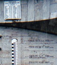 Echelle de crue en Indre-et-Loire | DIRECTION REGIONALE DE L'ENVIRONNEMENT, DE L'AMENAGEMENT ET DU LOGEMENT CENTRE-VAL DE LOIRE