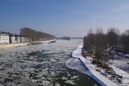 Embâcle de la Loire à Orléans février 2012 | DIRECTION REGIONALE DE L'ENVIRONNEMENT, DE L'AMENAGEMENT ET DU LOGEMENT CENTRE-VAL DE LOIRE