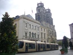 Tramway cathédrale à Orléans | GUILLEMAUT (Fabien) - DREAL Centre-Val de Loire