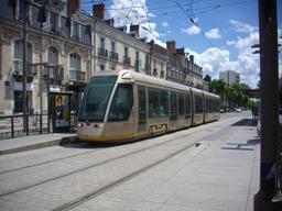 Tramway Orléans - station Tourelles-Dauphine | GUILLEMAUT (Fabien) - DREAL Centre-Val de Loire