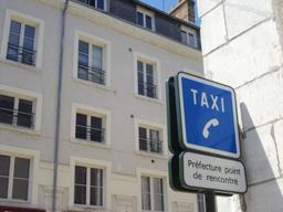 Panneau taxi - Préfecture Orléans | GUILLEMAUT (Fabien) - DREAL Centre-Val de Loire